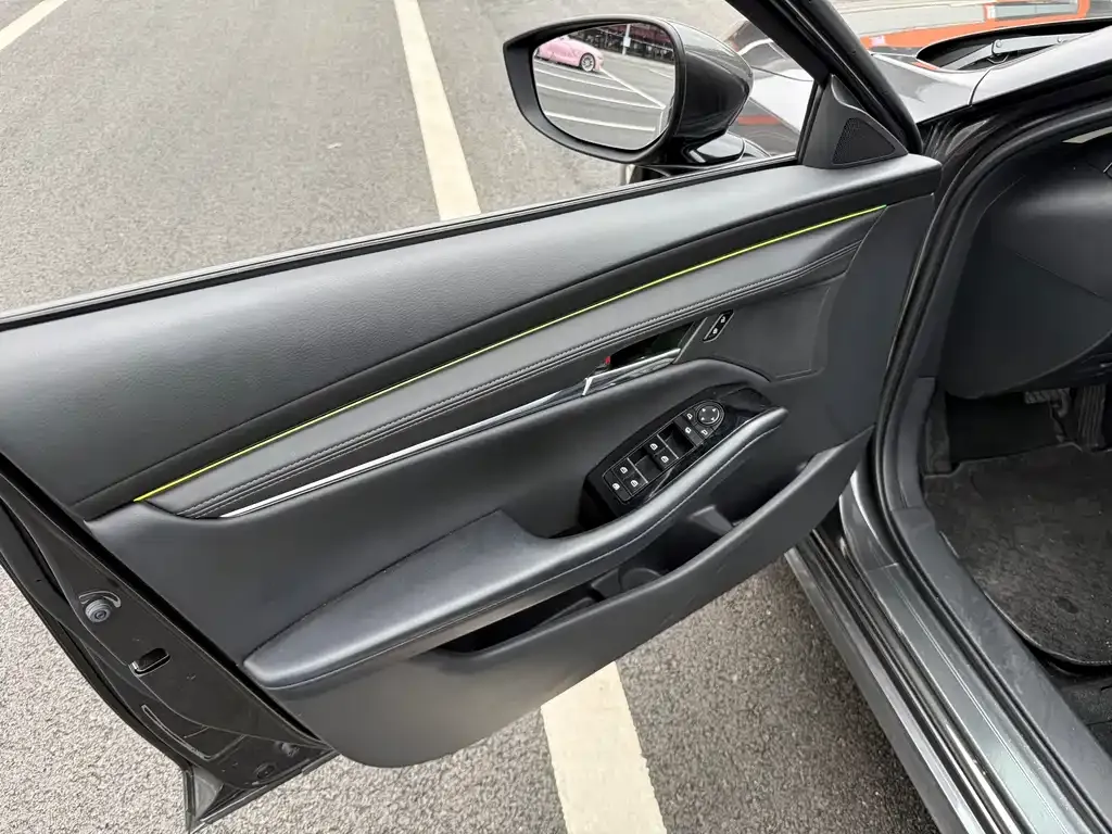 Mazda 3 Axela 2023 из CN, фото 9