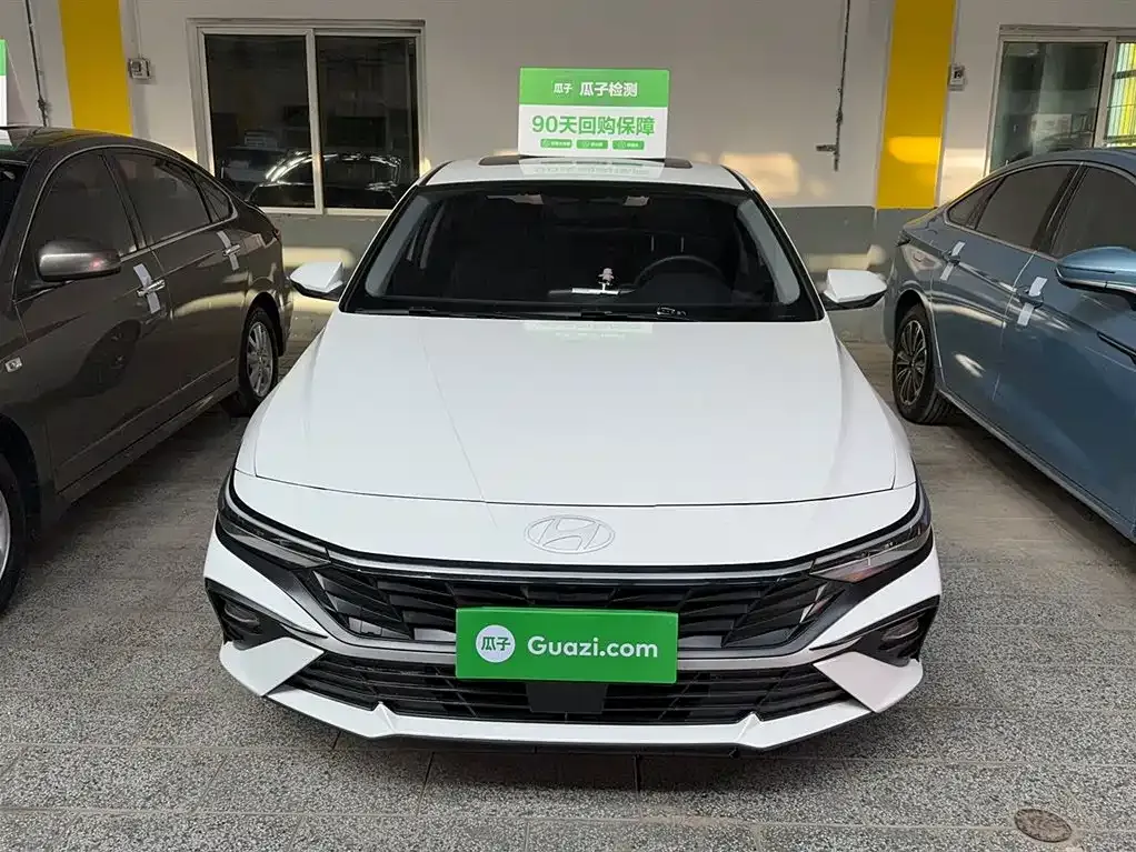 Hyundai Elantra 2023 из CN, фото 3