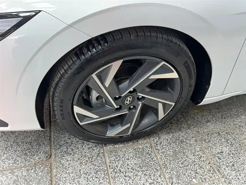 Hyundai Elantra 2023 из CN, фото 5