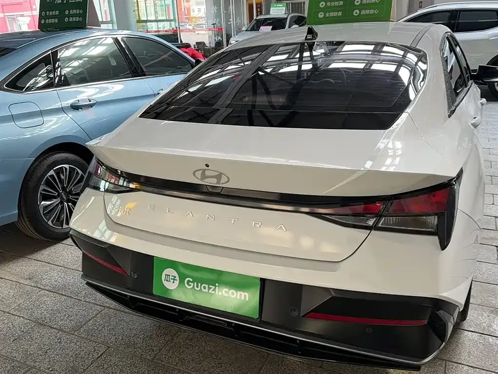 Hyundai Elantra 2023 из CN, фото 8