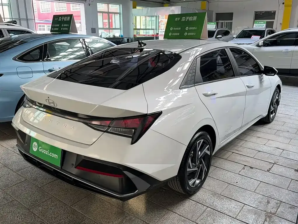 Hyundai Elantra 2023 из CN, фото 9