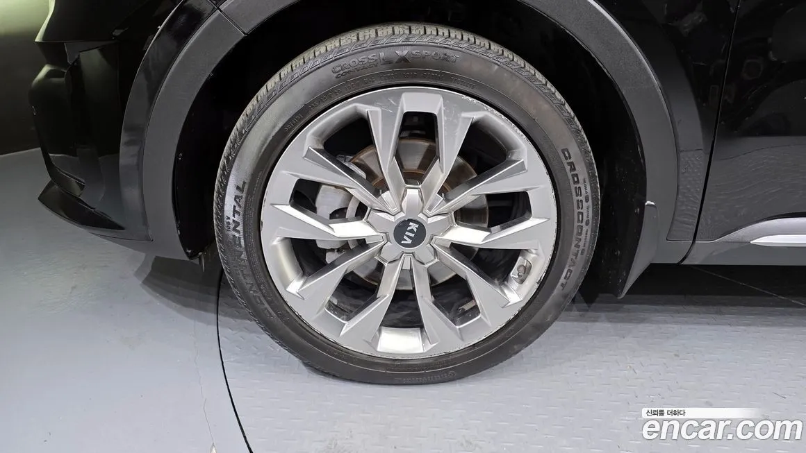 Kia Sorento — фото 5