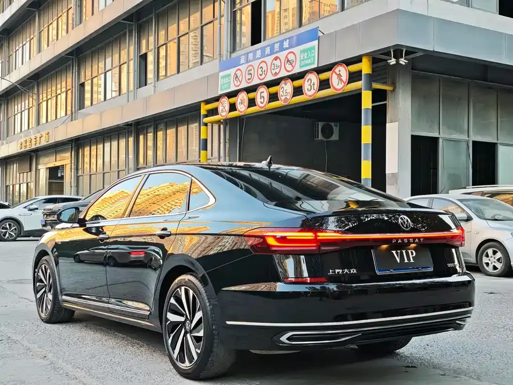 Volkswagen Passat 2024 из CN, фото 10