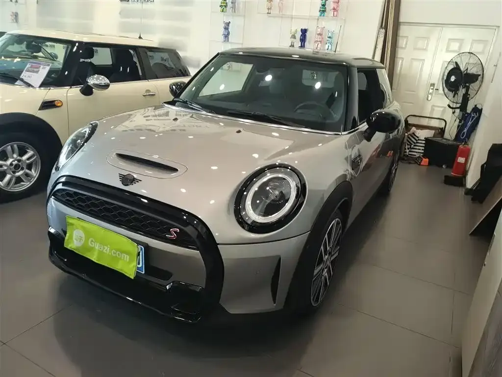 MINI Cooper (3-door) 2024 из CN, фото 1