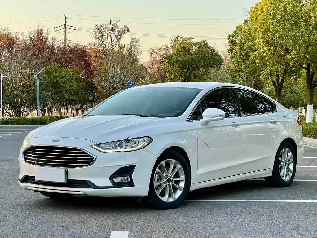 Ford Mondeo — фото 1