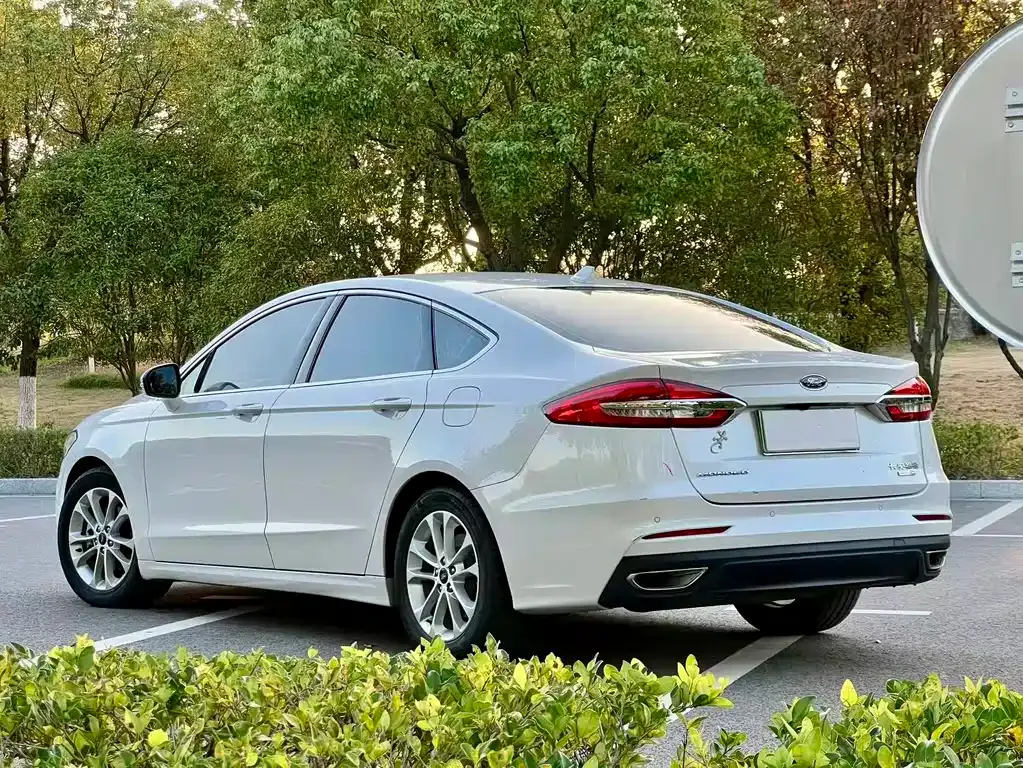 Ford Mondeo — фото 4