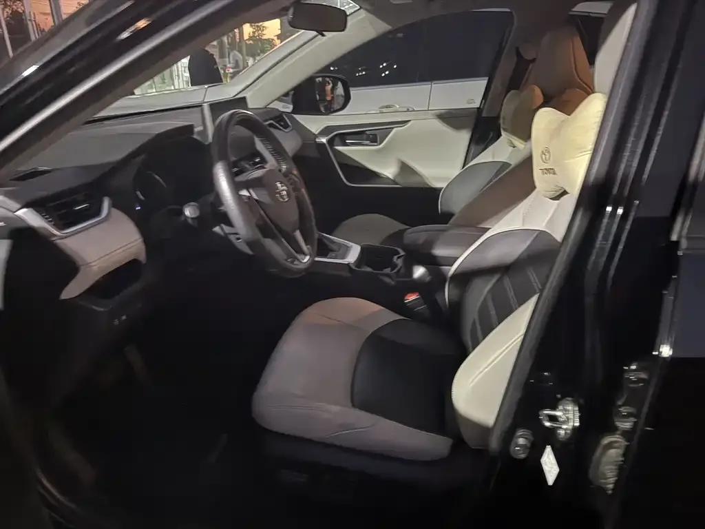 Toyota Wildlander 2021 из CN, фото 7