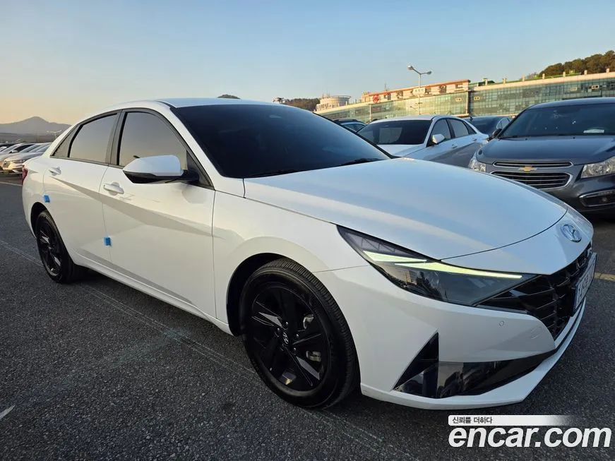 Hyundai AVANTE 2023 из KR, фото 2