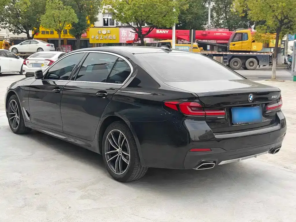 BMW 5 Series — фото 5