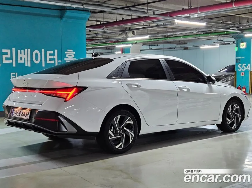 Hyundai AVANTE — фото 8