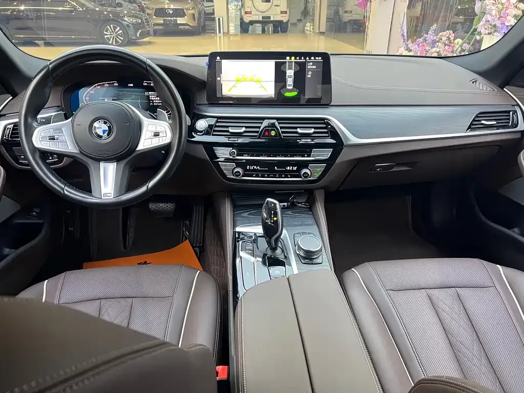 BMW 5 Series — фото 2