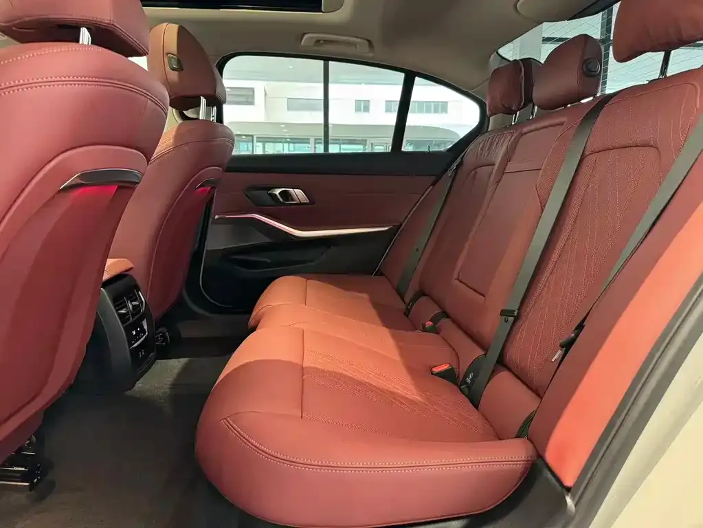 BMW 3 Series 2025 из CN, фото 8
