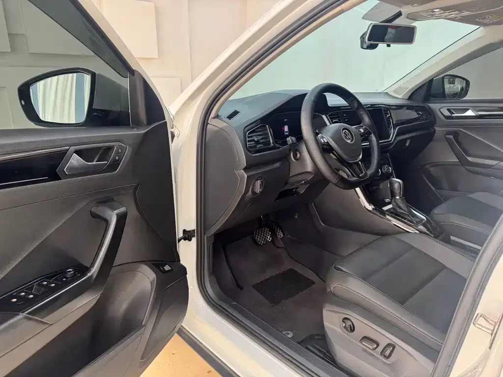 Volkswagen T-Roc 2022 из CN, фото 7