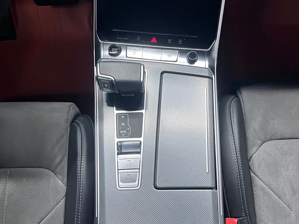 Audi A6L 2024 из CN, фото 10