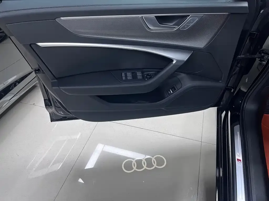Audi A6L 2024 из CN, фото 3