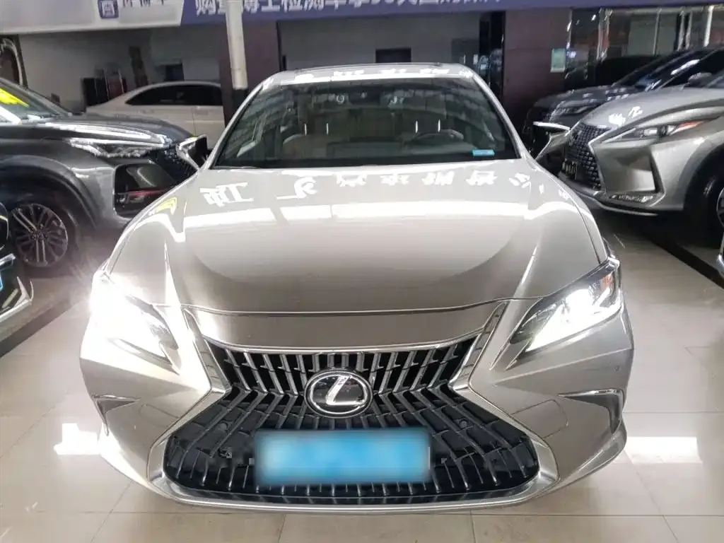 Lexus ES 2023 из CN, фото 3