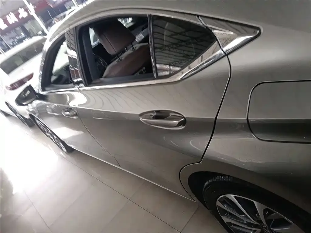 Lexus ES 2023 из CN, фото 5