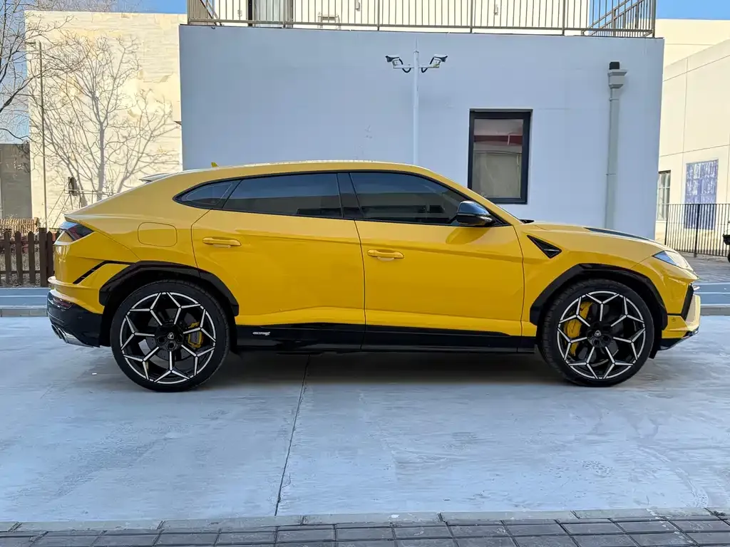 Lamborghini Urus 2024 из CN, фото 3