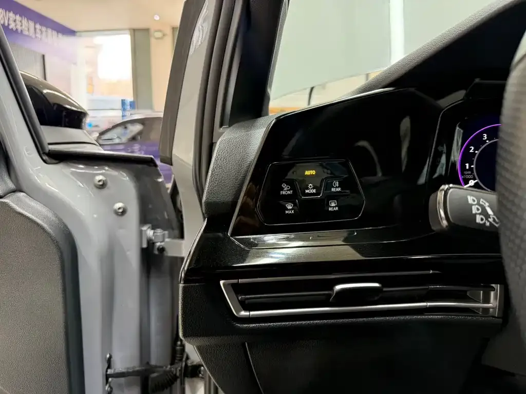 Volkswagen Golf 2021 из CN, фото 9