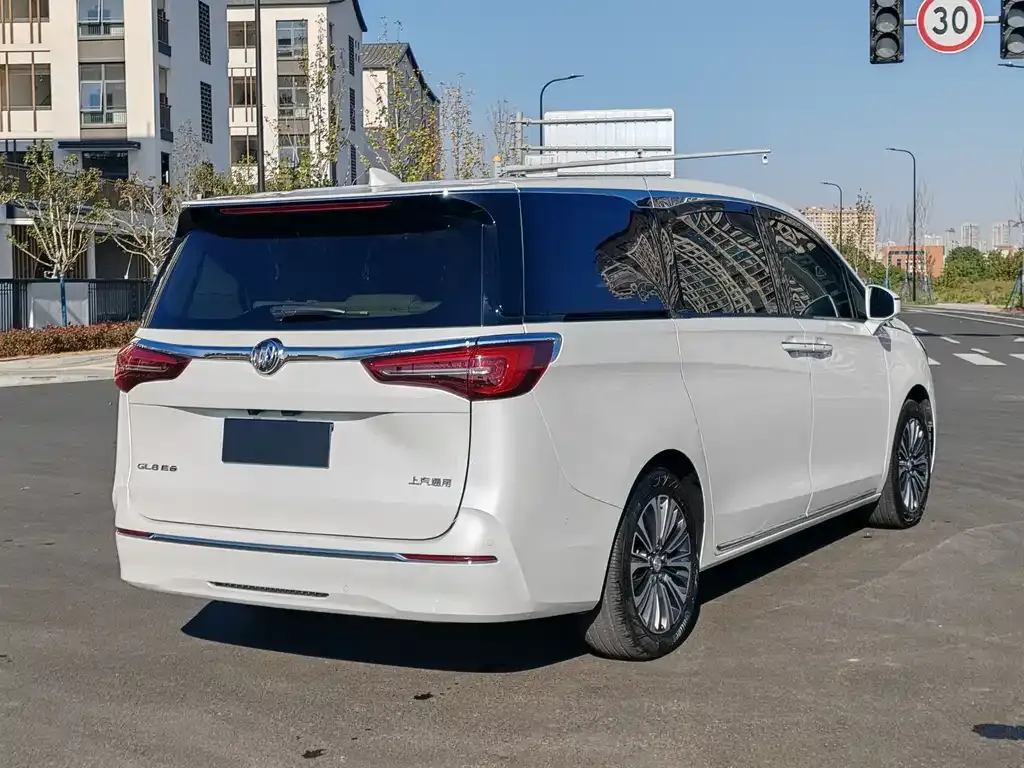 Buick GL8 2023 из CN, фото 3