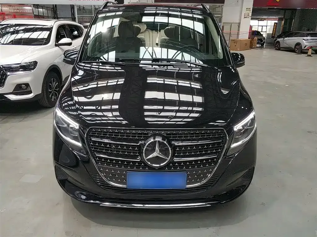 Mercedes-Benz V-Class 2025 из CN, фото 3