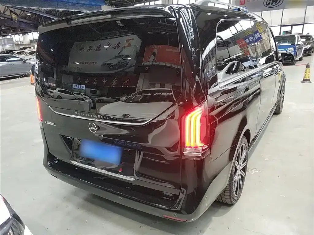 Mercedes-Benz V-Class 2025 из CN, фото 7
