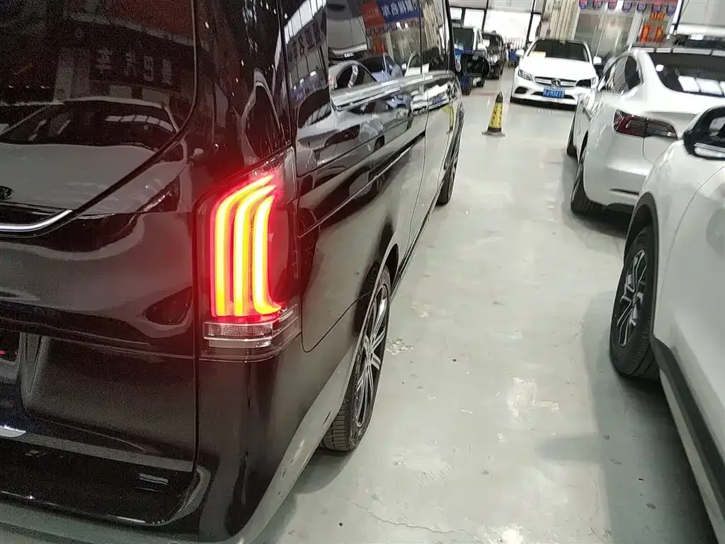 Mercedes-Benz V-Class 2025 из CN, фото 8