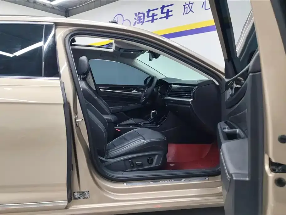 Volkswagen Passat 2023 из CN, фото 8