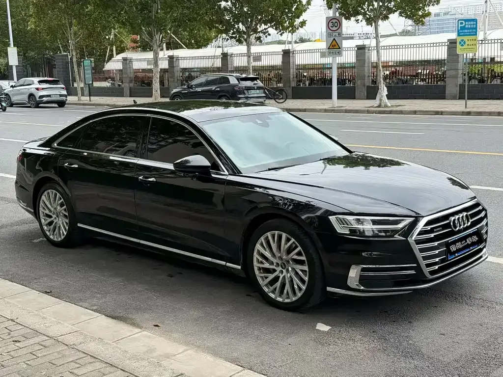 Audi A8 2021 из CN, фото 3