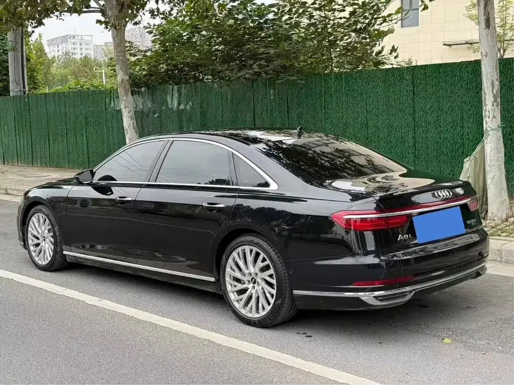 Audi A8 2021 из CN, фото 7