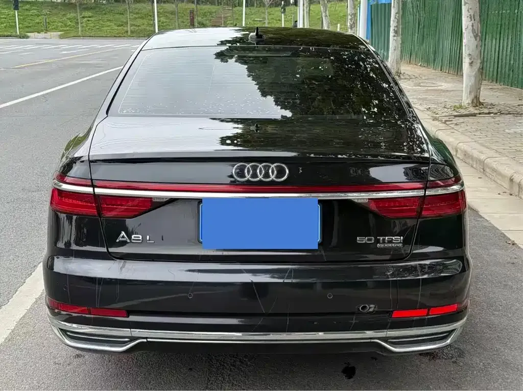 Audi A8 2021 из CN, фото 8