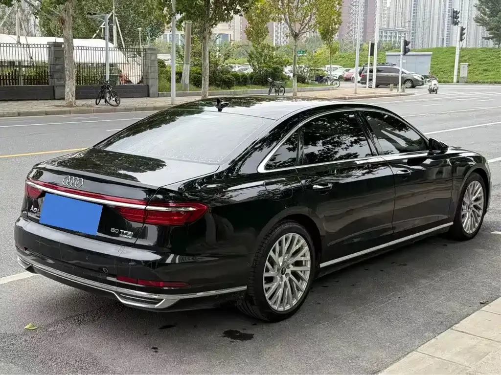 Audi A8 2021 из CN, фото 9