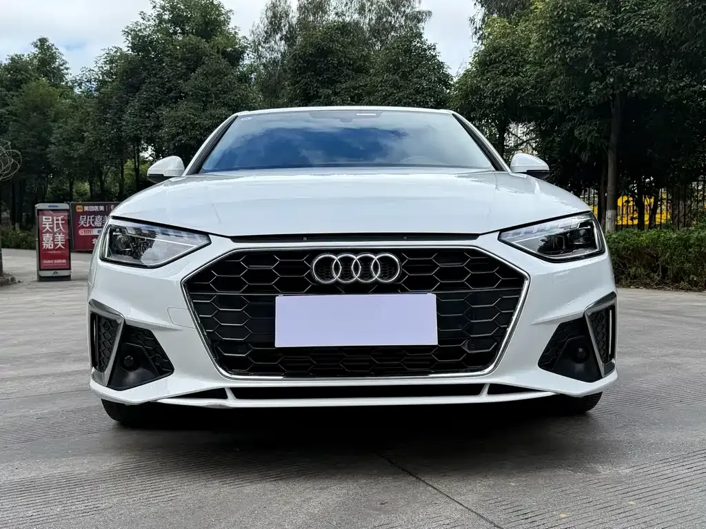 Audi A4L 2023 из CN, фото 1