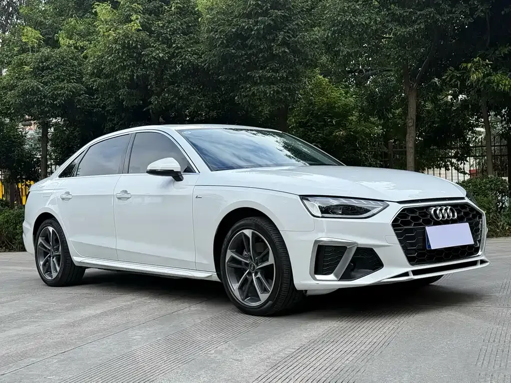 Audi A4L 2023 из CN, фото 3