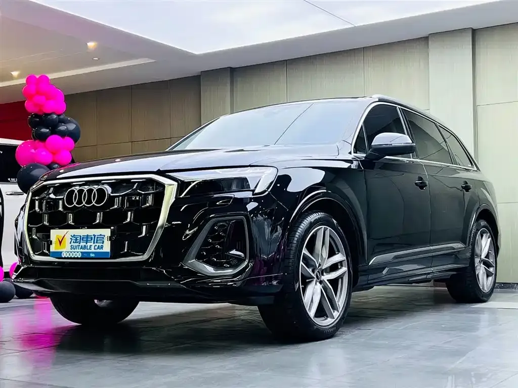 Audi Q7 — фото 1
