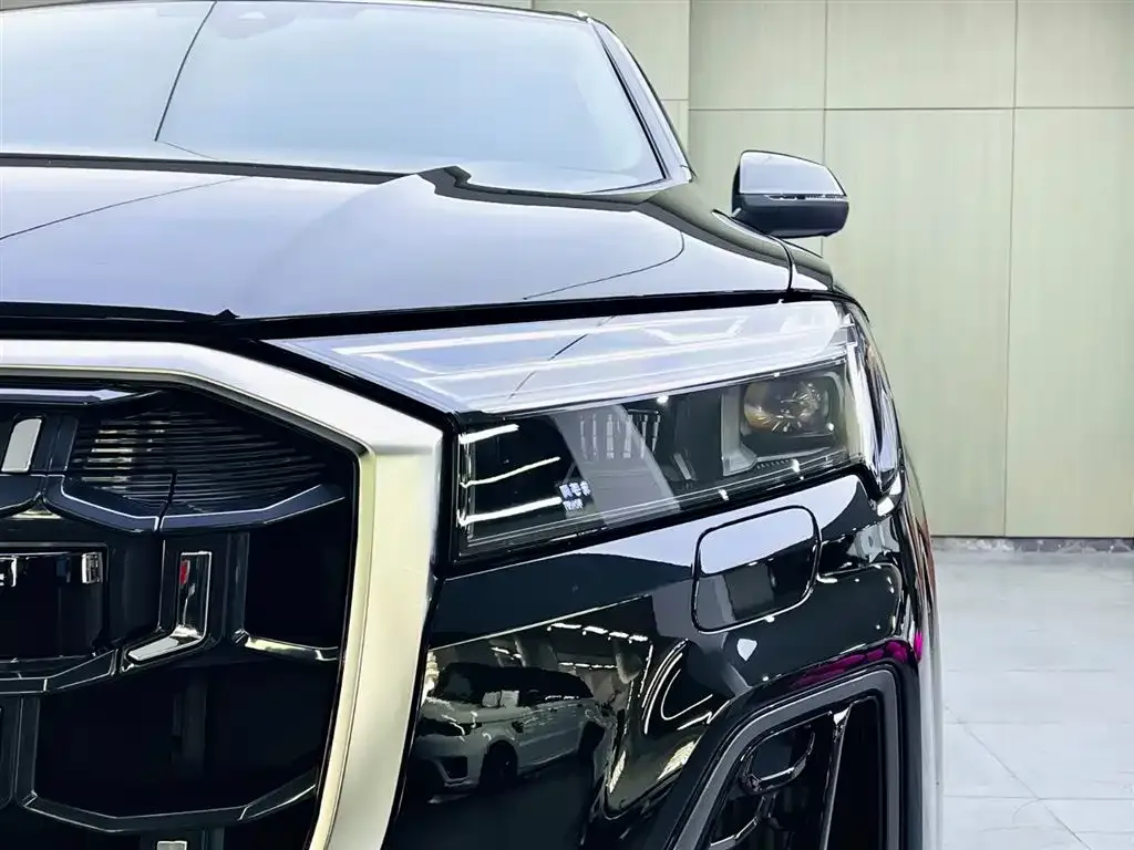 Audi Q7 — фото 7