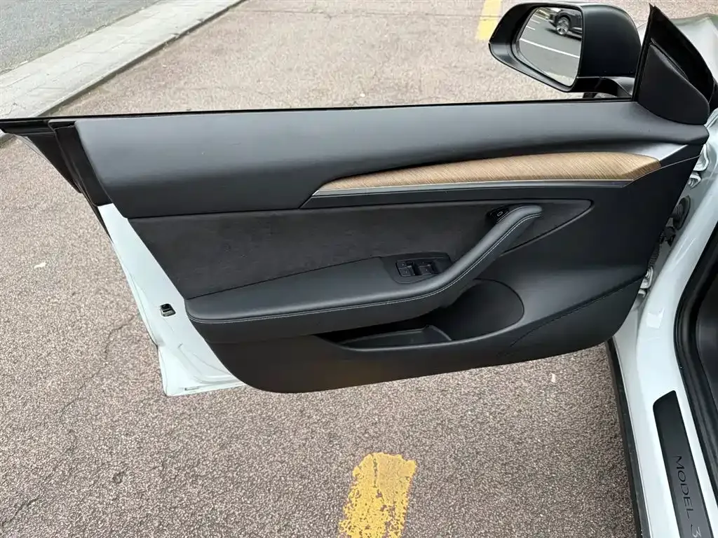 Tesla Model 3 — фото 6