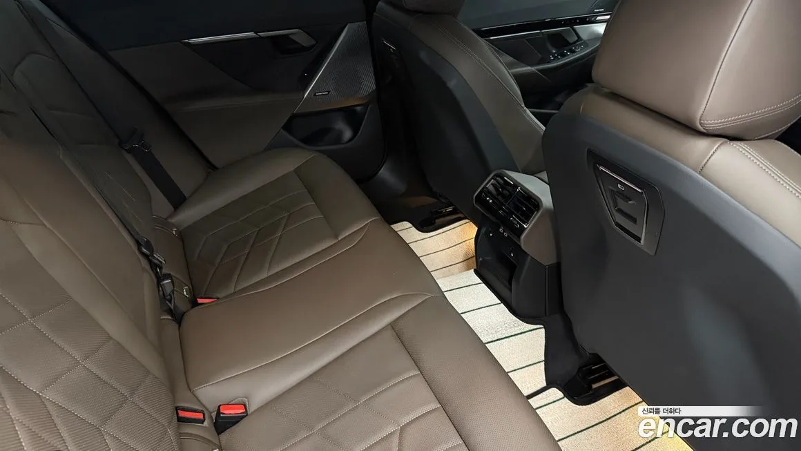BMW 5-Series 2024 из KR, фото 10