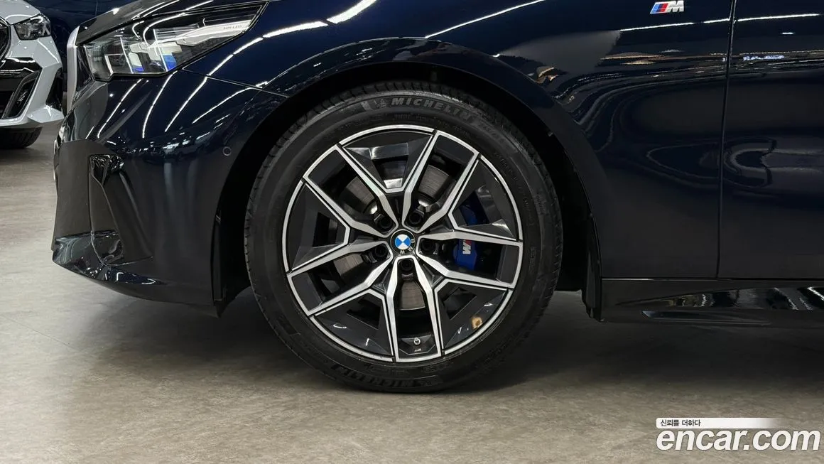 BMW 5-Series 2024 из KR, фото 5