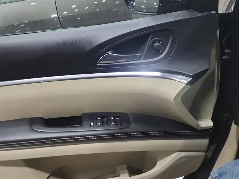 Buick GL8 2023 из CN, фото 7