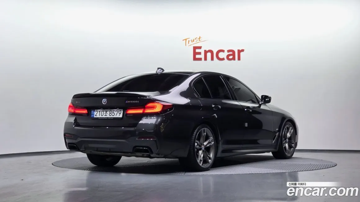 BMW 5-Series 2023 из KR, фото 2