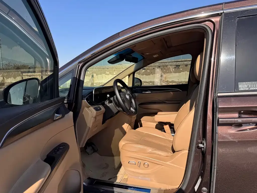 Buick GL8 2021 из CN, фото 3