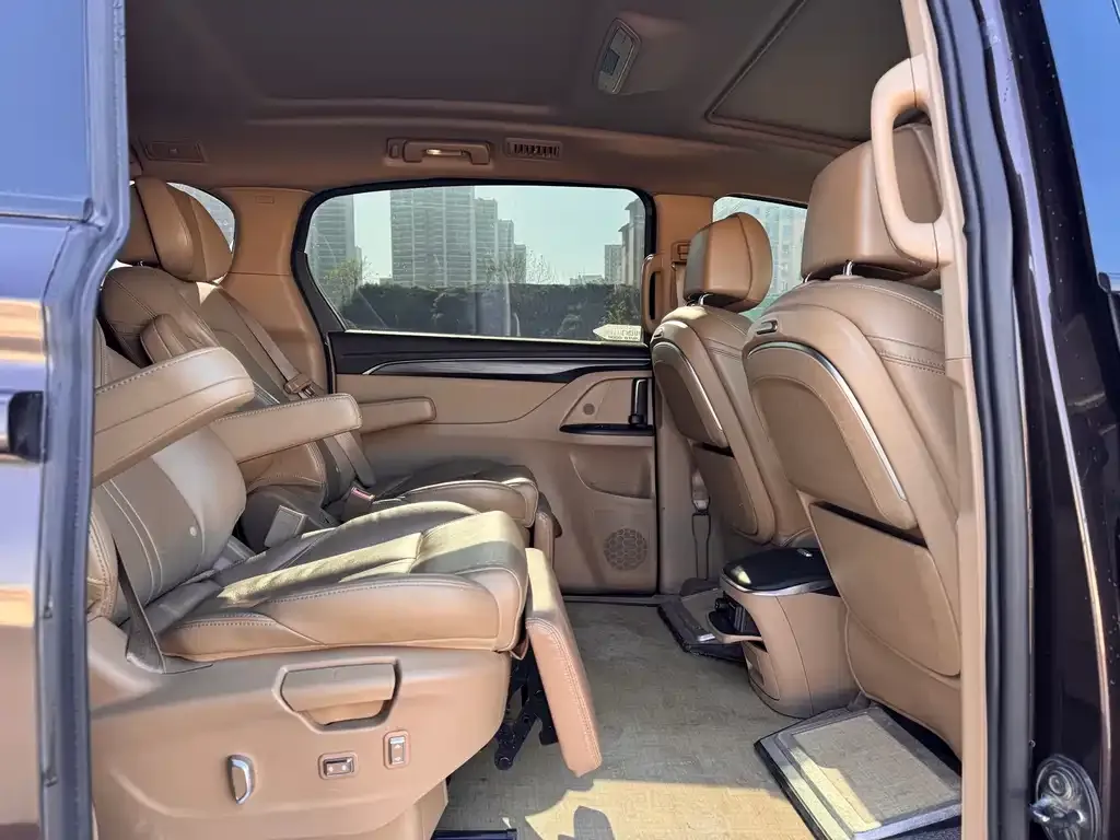 Buick GL8 2021 из CN, фото 6