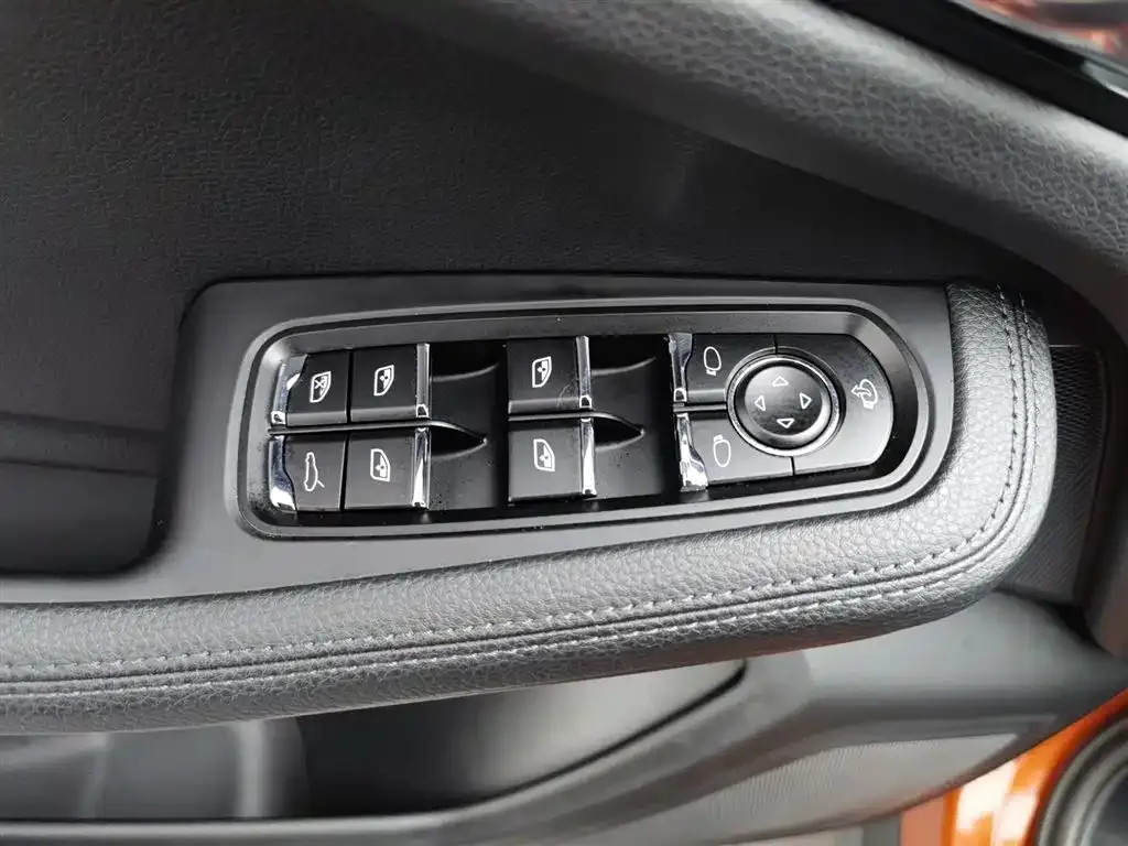Porsche Macan 2023 из CN, фото 9