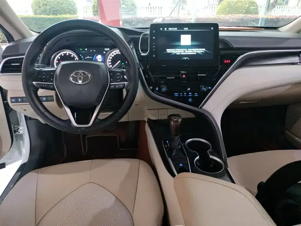 Toyota Camry 2023 из CN, фото 10