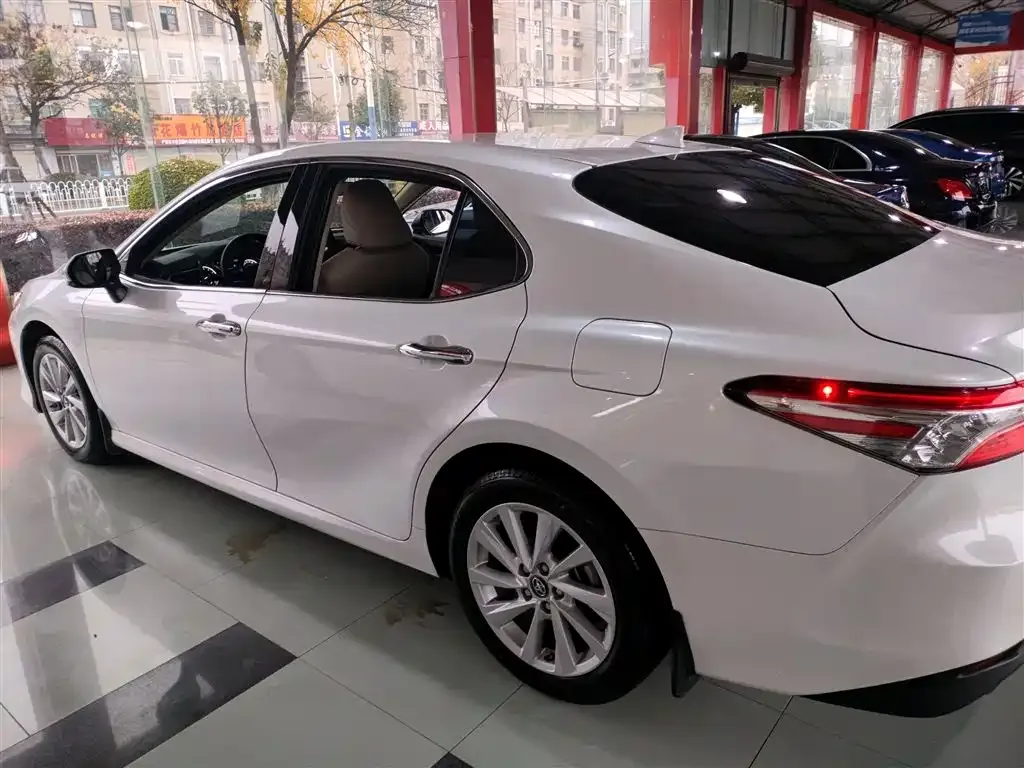 Toyota Camry 2023 из CN, фото 5