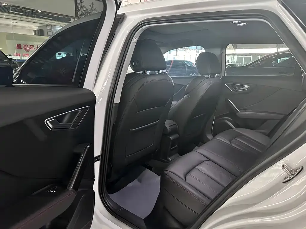 Audi Q2L 2024 из CN, фото 6