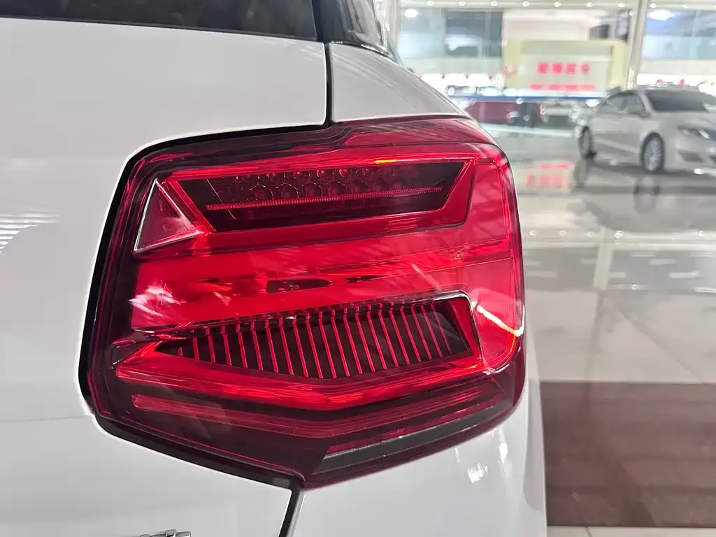 Audi Q2L 2024 из CN, фото 9