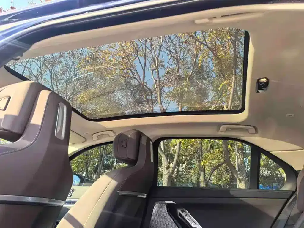 BMW 7 Series 2024 из CN, фото 7