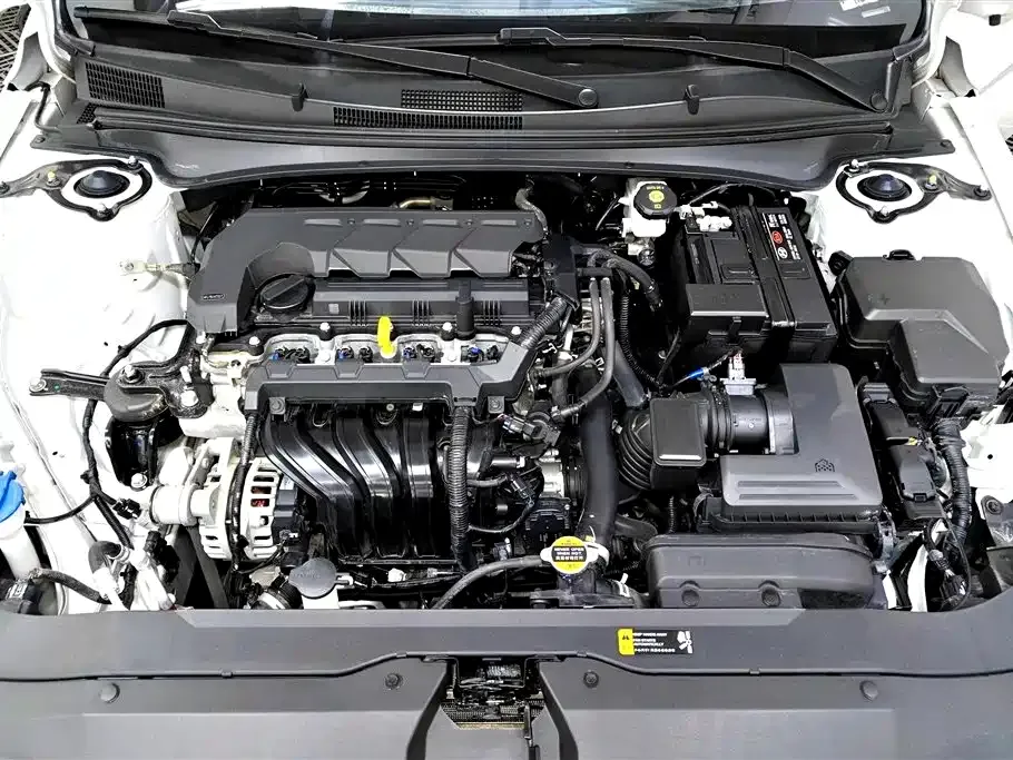 Hyundai Elantra — фото 10